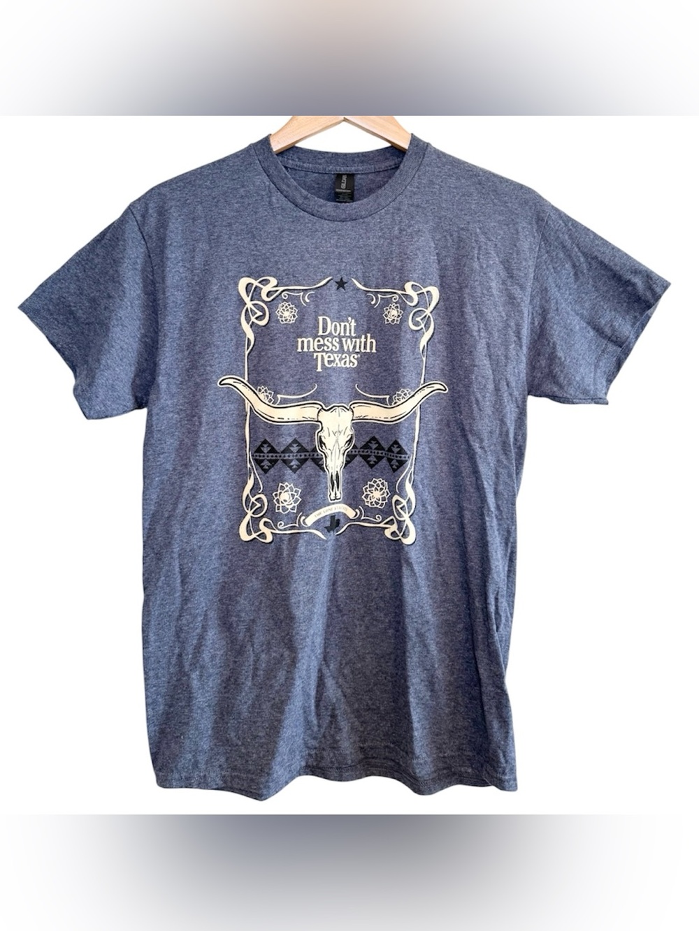 🌈 6/$60 Don’t Mess With Texas Longhorn Skull TShirt Blue Cream Lettering Size M